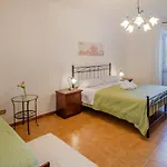 5 Bedroom Beautiful In Feriehus Giove