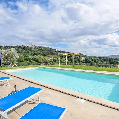 Сasa de vacaciones 5 Bedroom Beautiful In Giove