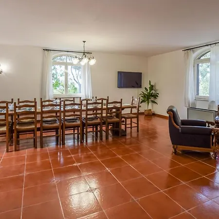 5 Bedroom Beautiful In Giove