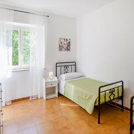 5 Bedroom Beautiful In Giove