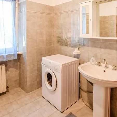 5 Bedroom Beautiful In